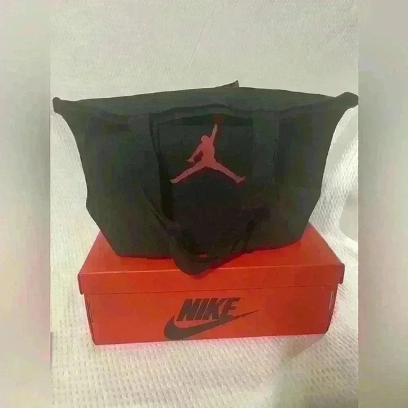 NIKE Air Jordan 9.5 Retro 1 Women’s Shoes - Picture 6 of 7